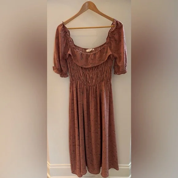 Molly Green Lavender Floral Milkmaid Dress - Picture 2 of 3